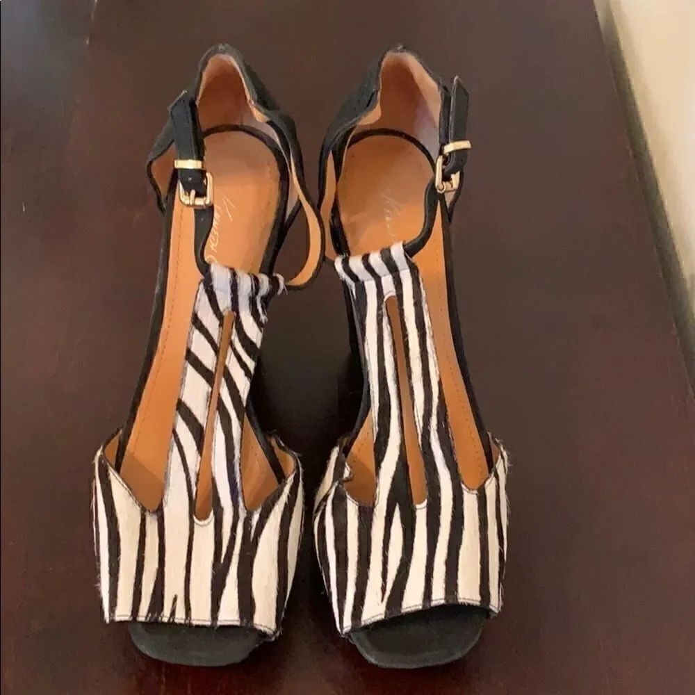 Kenneth Cole zebra design wedges